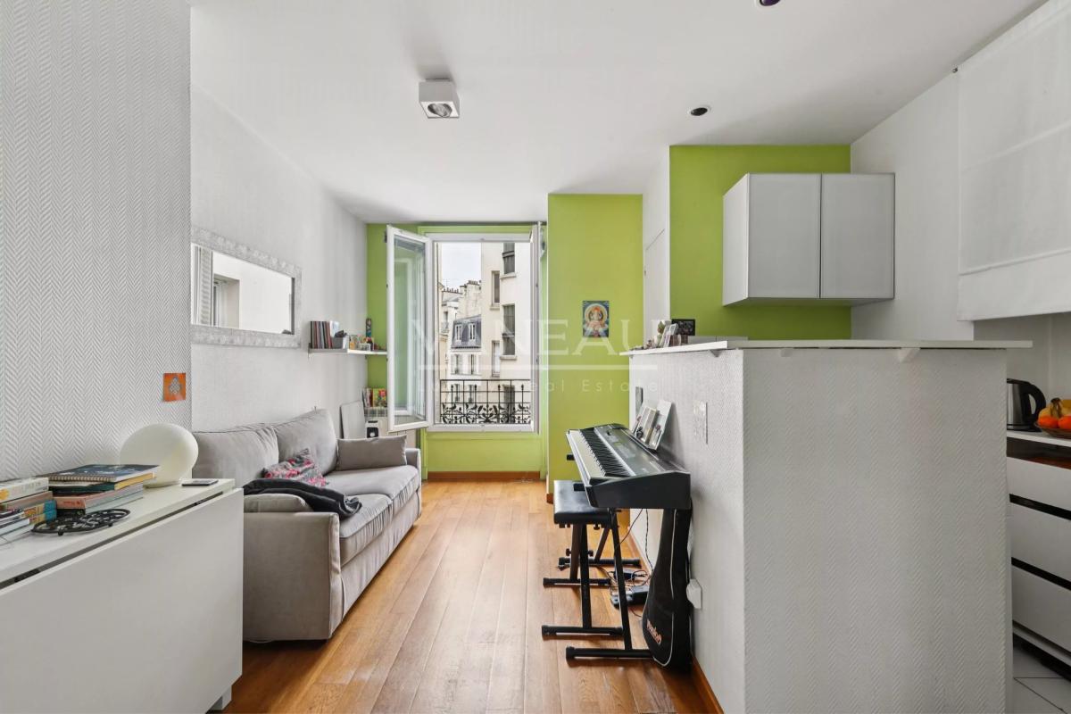 PARIS XVe - Place du General Beuret - Appartement deux pièces en