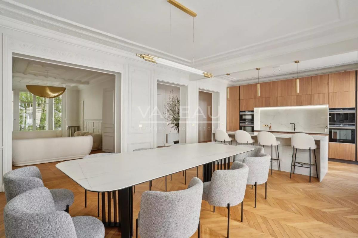 Paris XVIe-Trocadéro-Superbe appartement de 7 pièces prêt à vivr