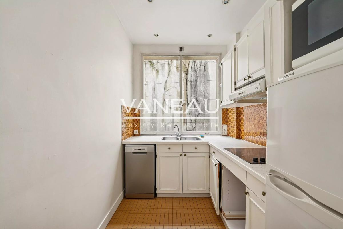 Paris XVIe- Georges Mandel - Pied à terre avec balcon