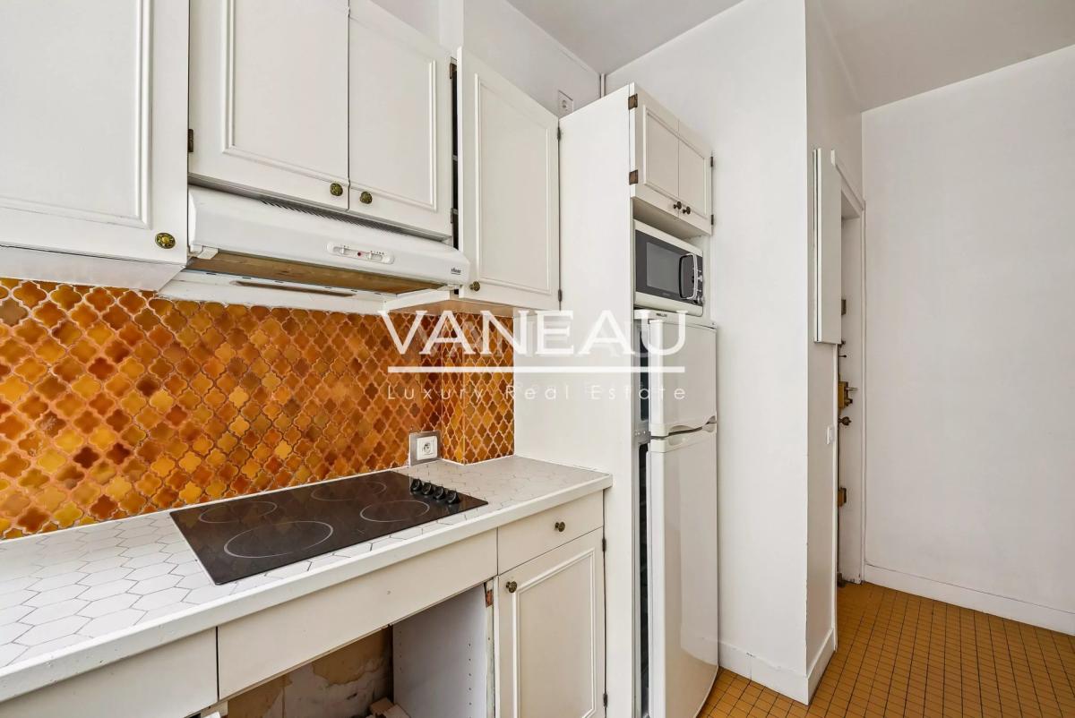 Paris XVIe- Georges Mandel - Pied à terre avec balcon