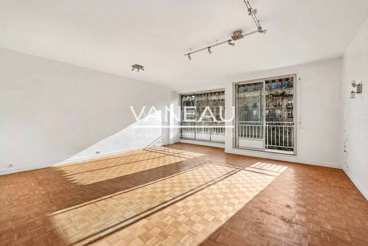 Paris XVIe- Georges Mandel - Pied à terre avec balcon