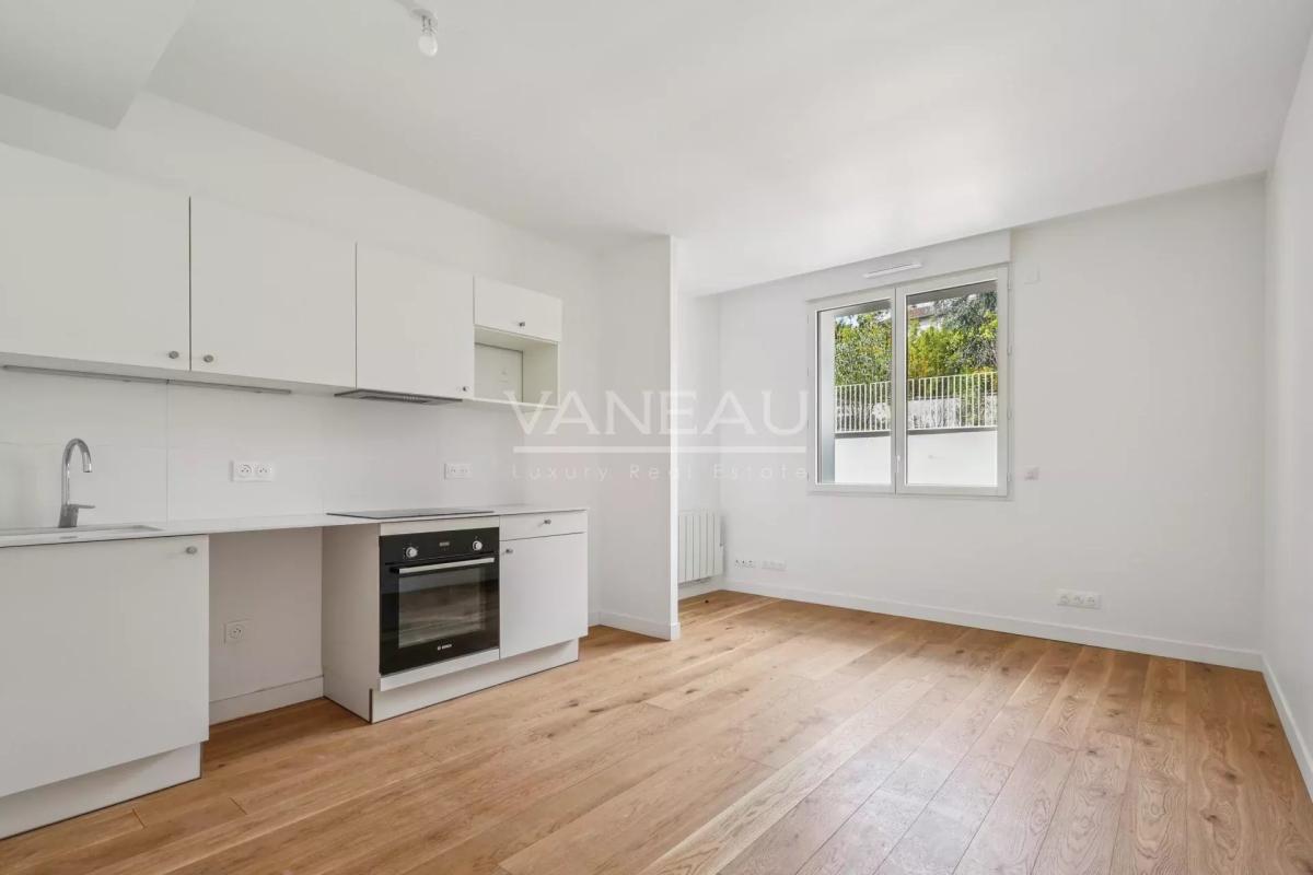 Issy-les-Moulineaux - Deux pièces rénové calme sans vis-à-vis