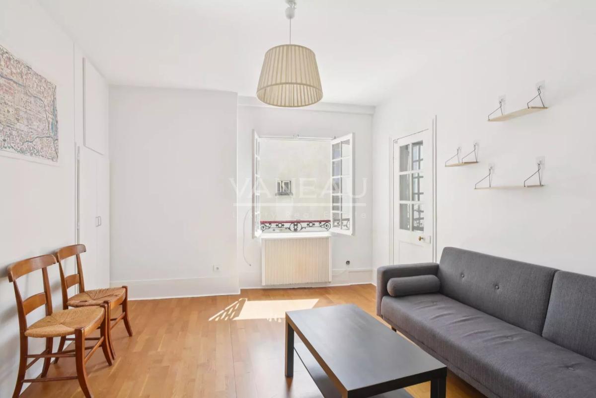 PARIS 7 - Le Bon Marché - dernier étage - une chambre