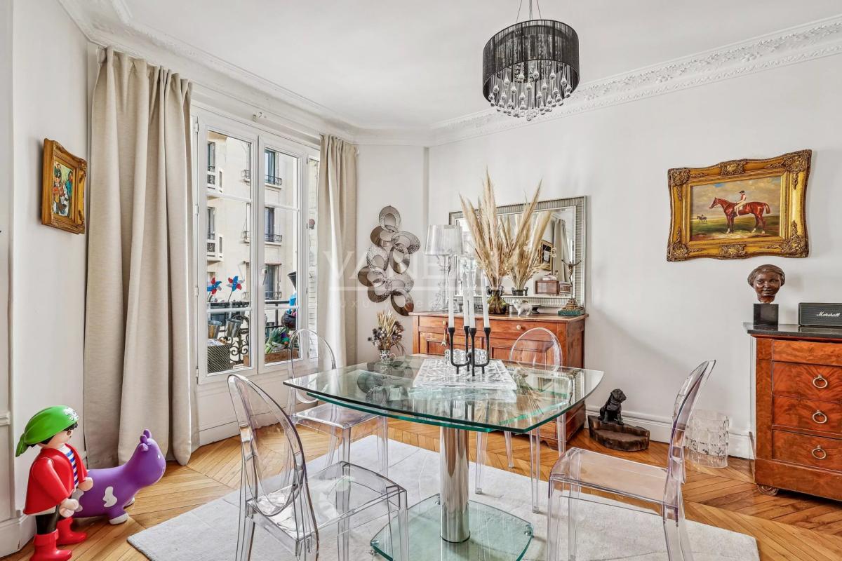 Paris XVe - Croix Nivert : Appartement quatre pièces, charme de 