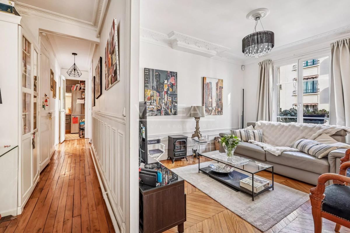 Paris XVe - Croix Nivert : Appartement quatre pièces, charme de 