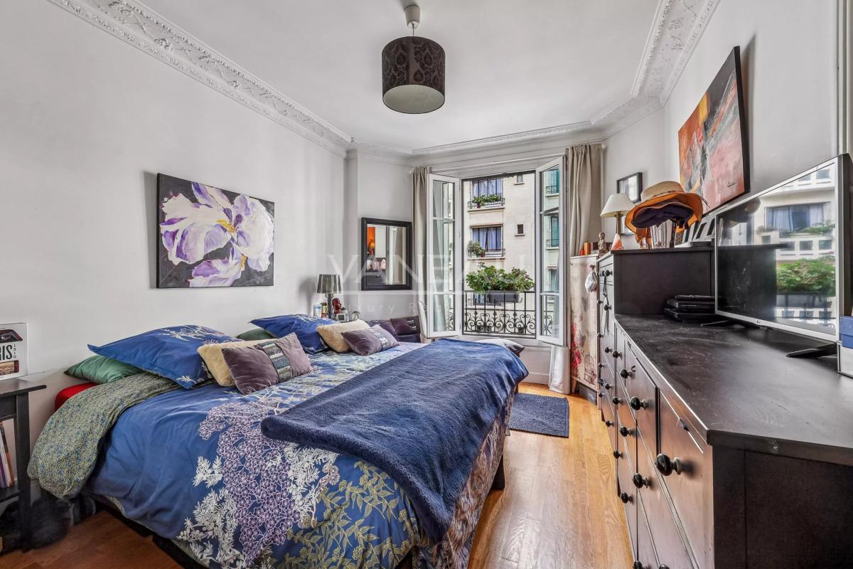 Paris XVe - Croix Nivert : Appartement quatre pièces, charme de 