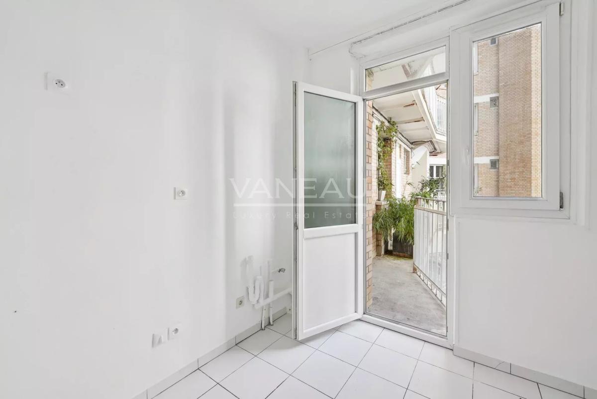 Paris XVIe - Rue Fantin Latour - Lumineux quatre pièces.