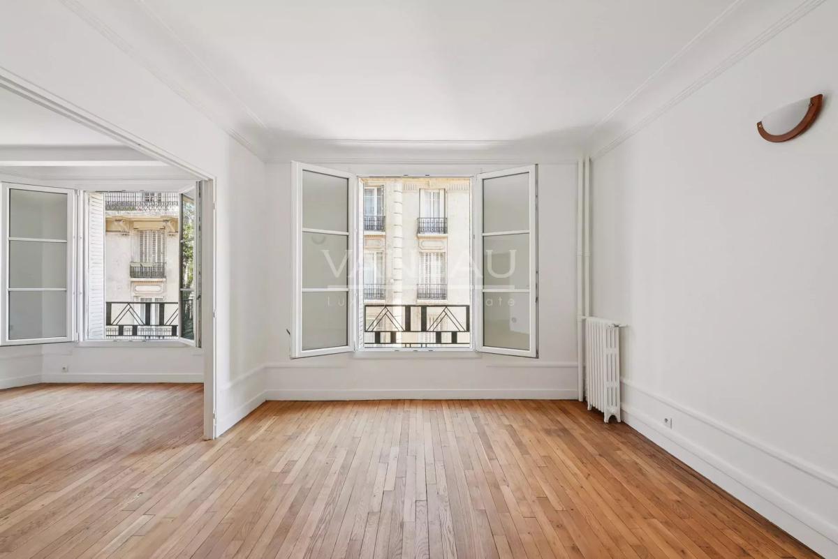 Paris XVIe - Rue Fantin Latour - Lumineux quatre pièces.