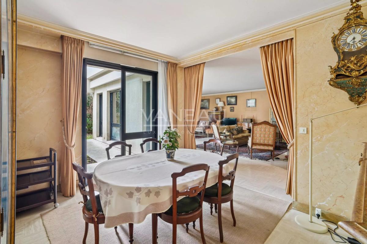 Appartement 6 pièces - 3 chambres  - Jardin 180 m²