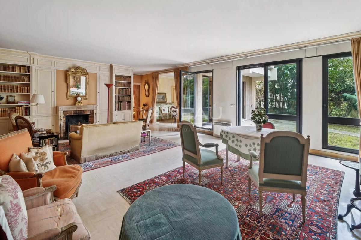 Appartement 6 pièces - 3 chambres  - Jardin 180 m²