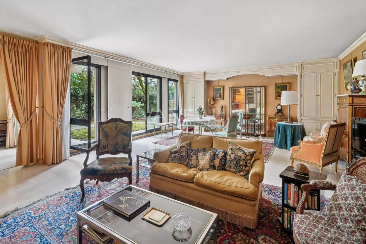 Appartement 6 pièces - 3 chambres  - Jardin 180 m²