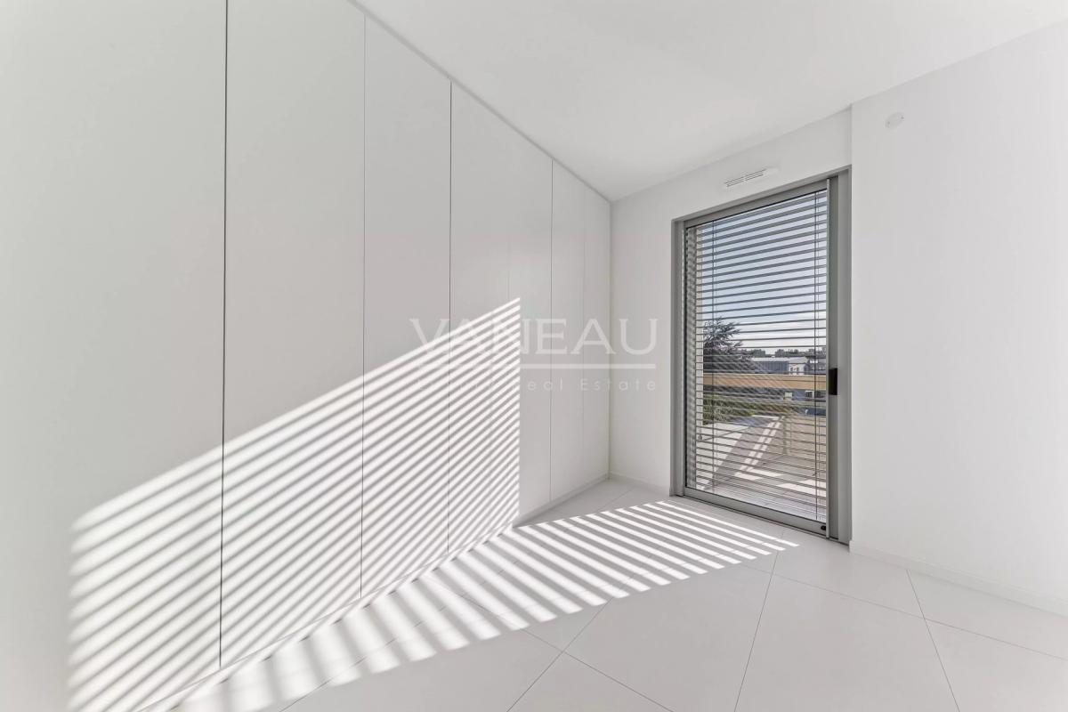 Vanves/Michelet - Appartement cinq pièces,  dernier étage, terra