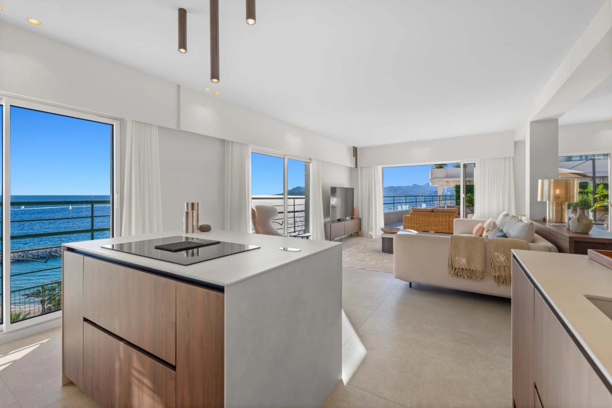 Cannes Plages du Midi - Penthouse 4 pièces vue mer à vendre