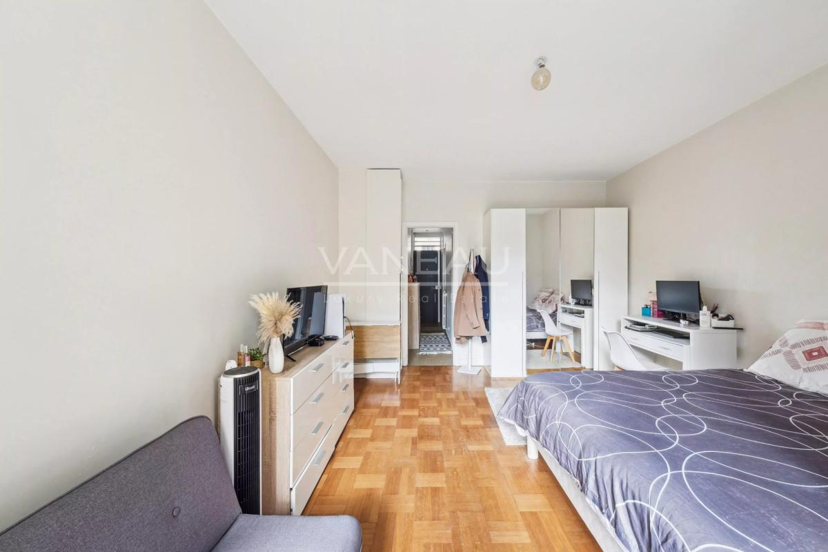Boulogne  -  Porte de Saint Cloud  -  Grand studio vendu loué -