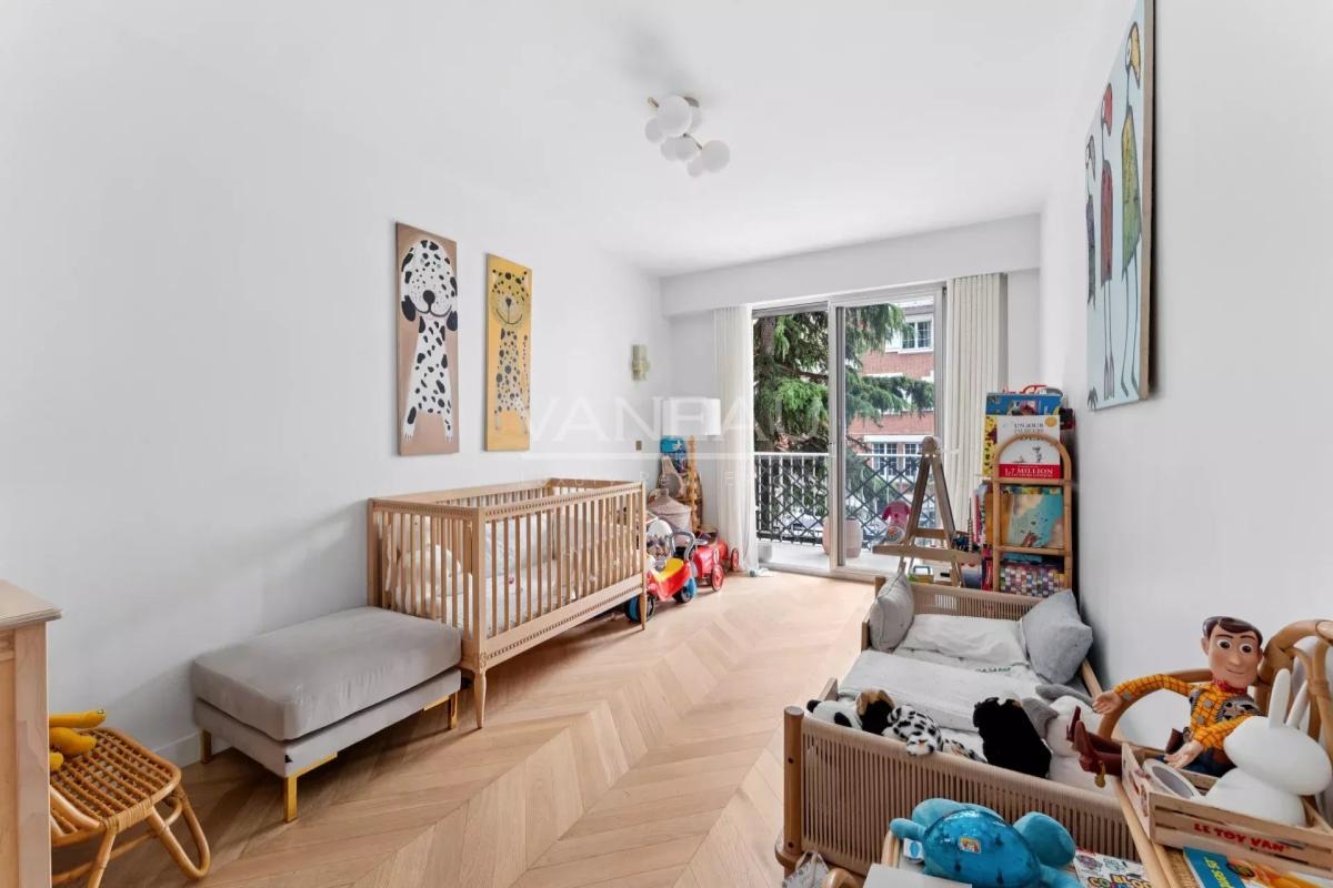 Paris XVIe - Village d'Auteuil - Bel appartement rénové avec gra