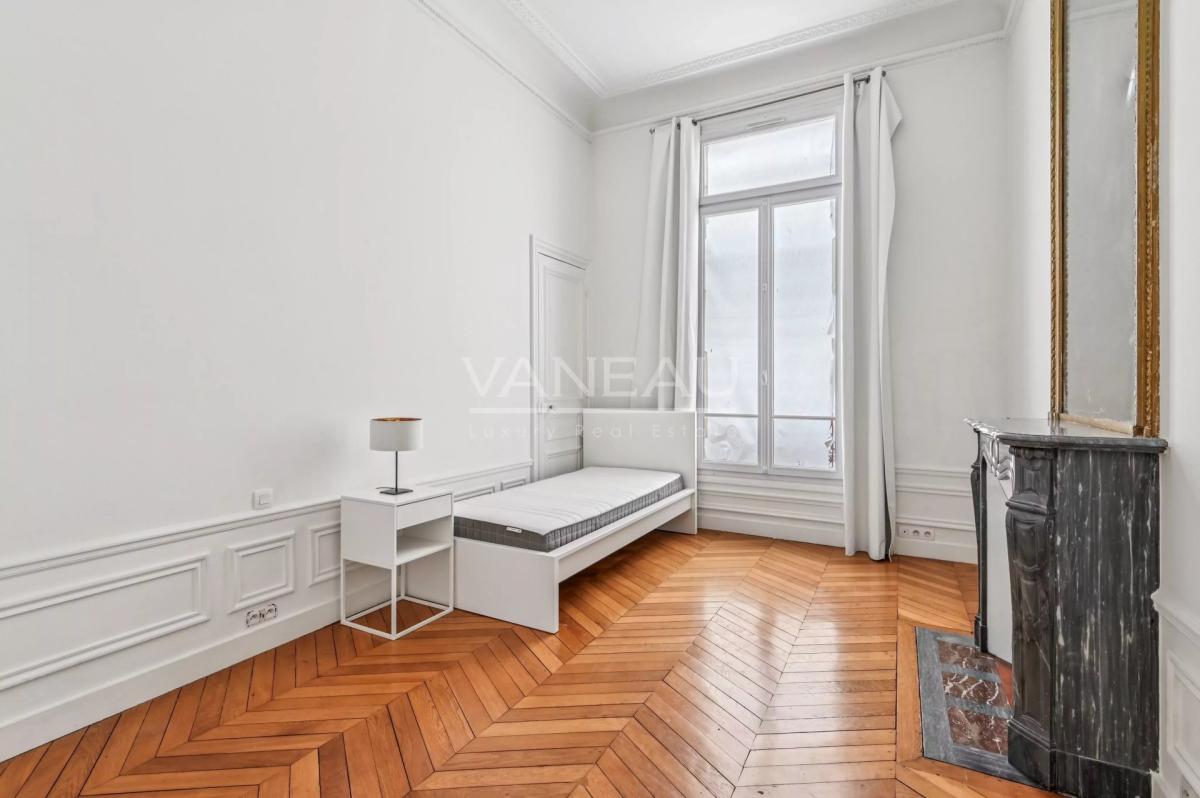 Paris  XVI  - Jasmin - Appartement familial et de réception - Qu