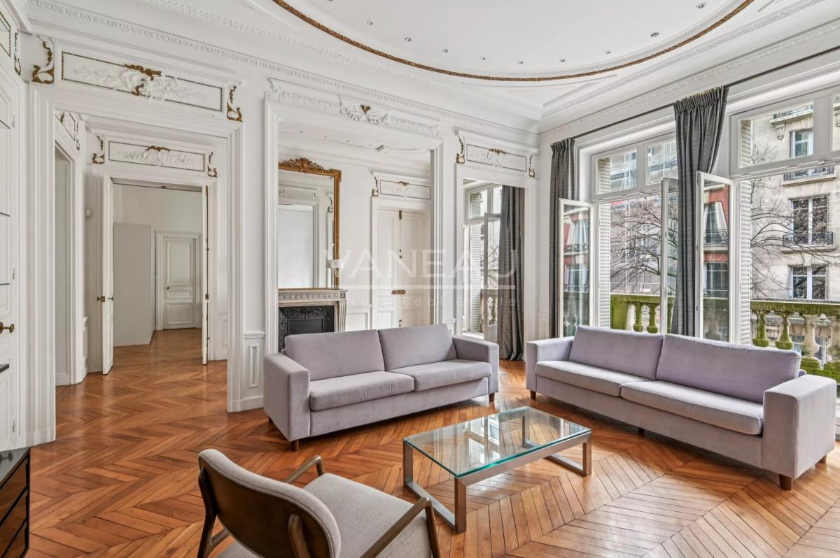 Paris  XVI  - Jasmin - Appartement familial et de réception - Qu