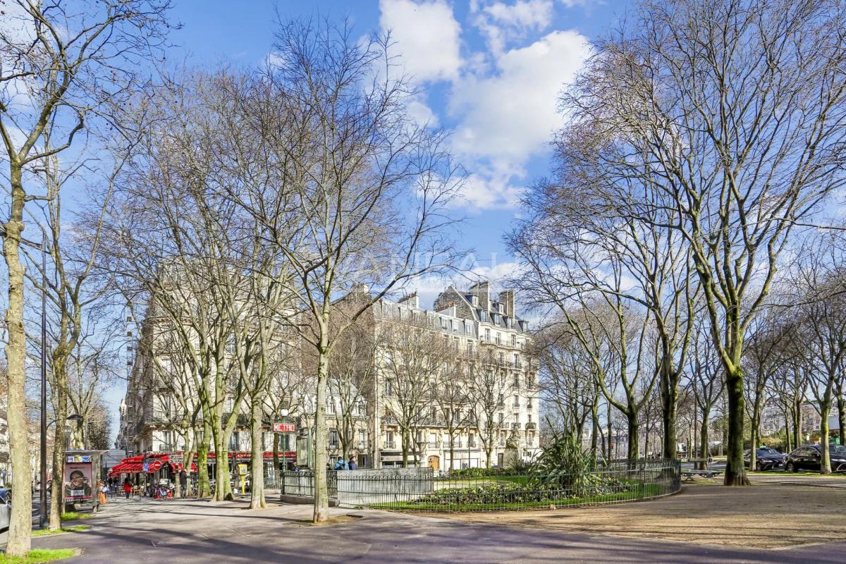 PARIS VIIe - LA TOUR MAUBOURG - PROCHE RUE CLER