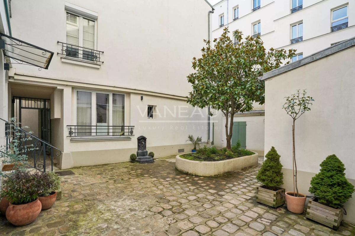 Exclusivité - Paris VIIe - Invalides Tour Maubourg