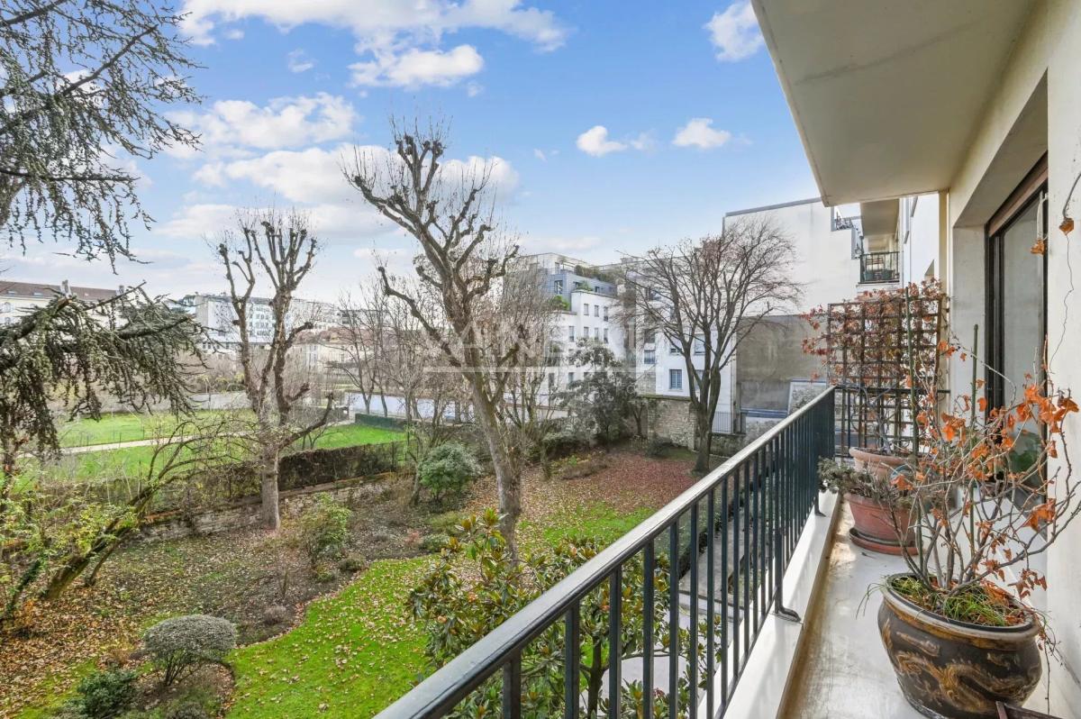 Paris VIIème - VUES JARDINS - 3/4 chambres