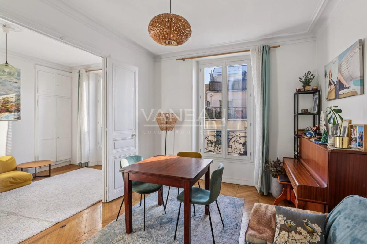 Bel appartement traversant de 58 m² – Lumière, volumes et charme