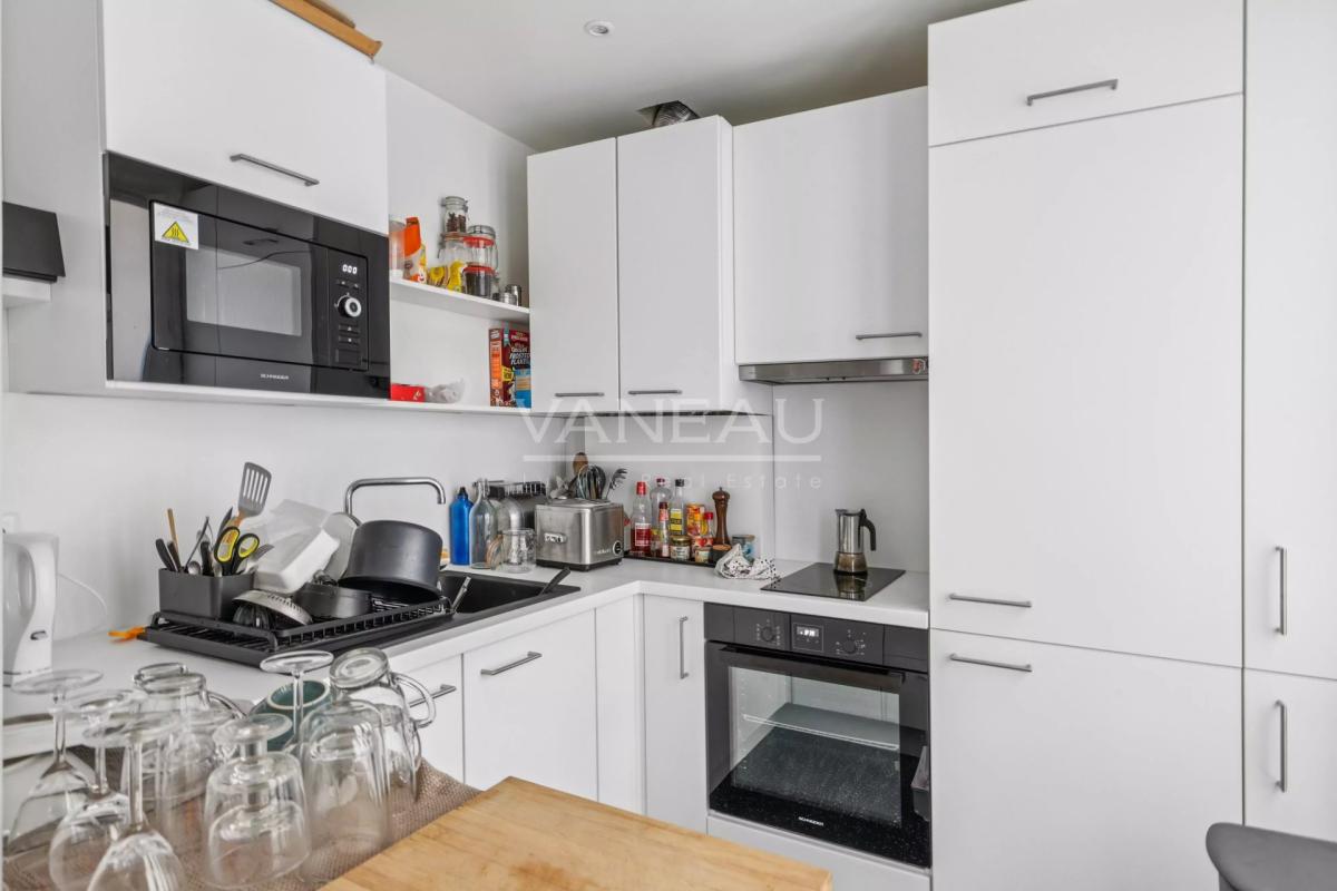 Paris Xe - Rue Beaurepaire - Beau 3 pièces classique en parfait 