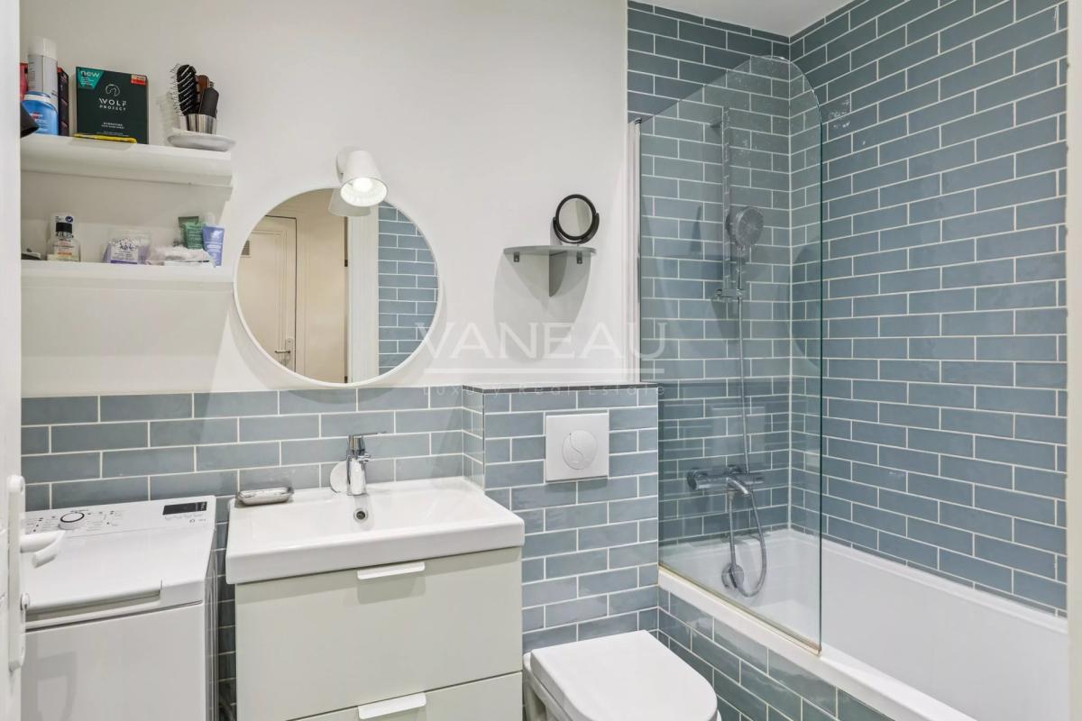 Paris Xe - Rue Beaurepaire - Beau 3 pièces classique en parfait 