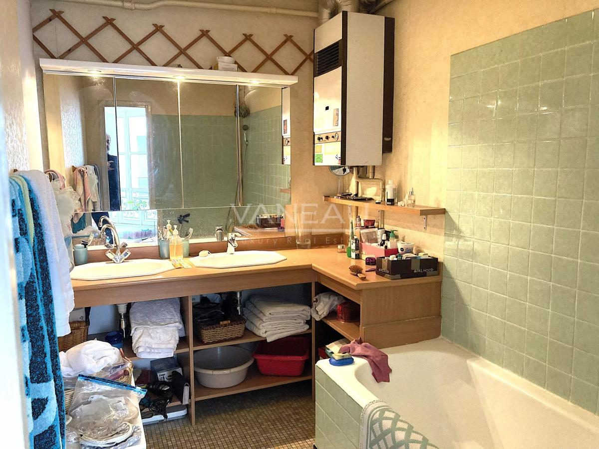 PARIS 9e - Grand Appartement - 230 m² - 5 chambres -