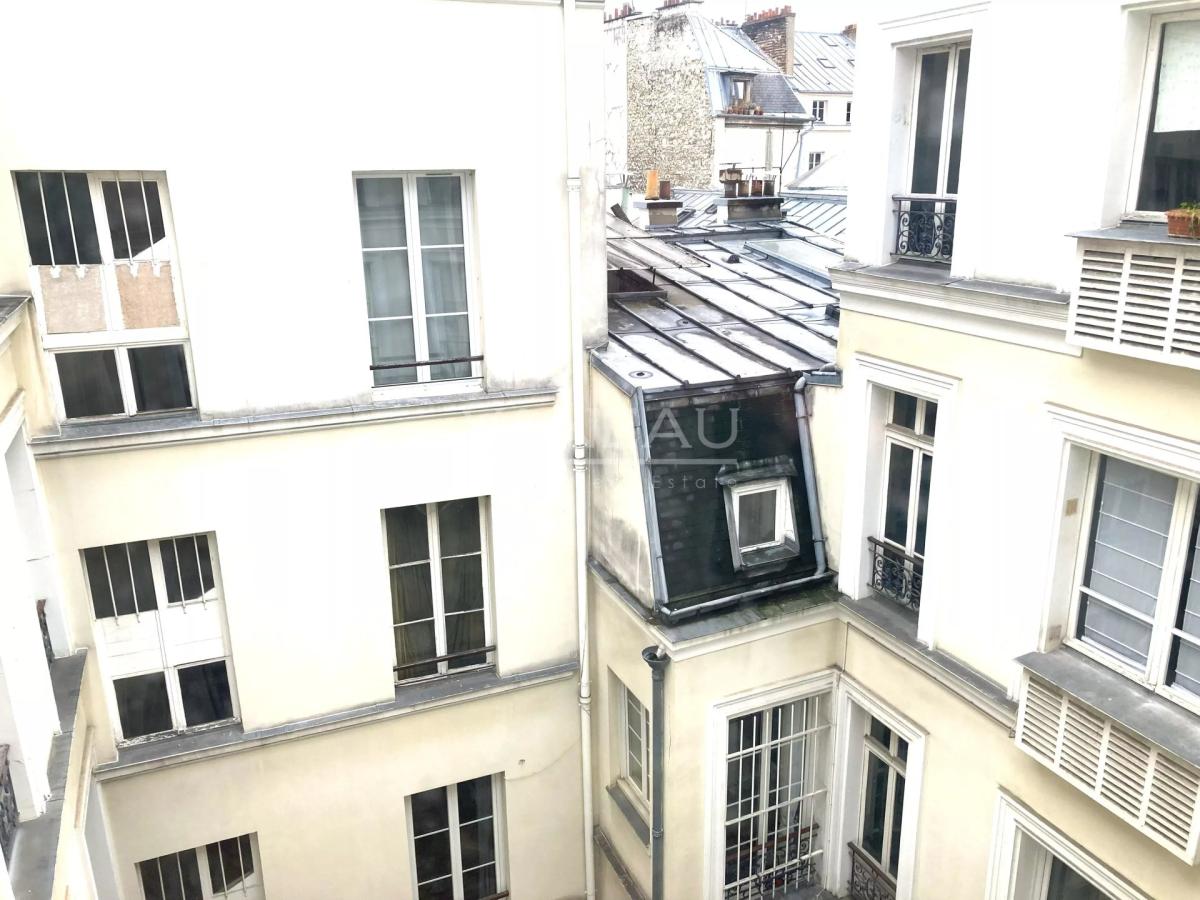 PARIS 9e - Grand Appartement - 230 m² - 5 chambres -