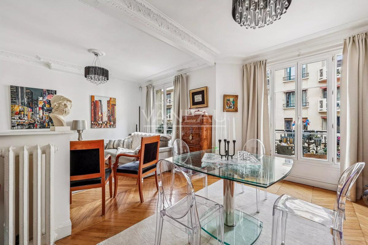 Paris XVe - Croix Nivert : Appartement quatre pièces, charme de 