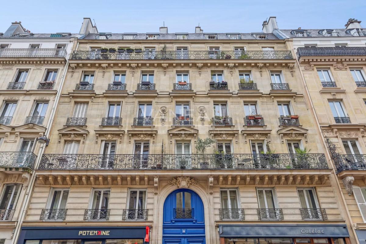 Paris Xe - Rue Beaurepaire - Beau 3 pièces classique en parfait 