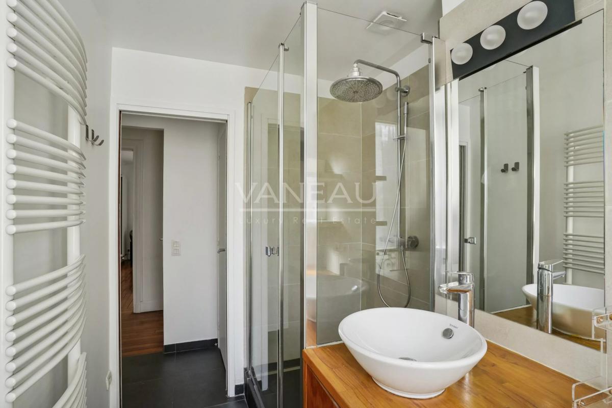 Exclusivité - Paris VIIe - Invalides Tour Maubourg