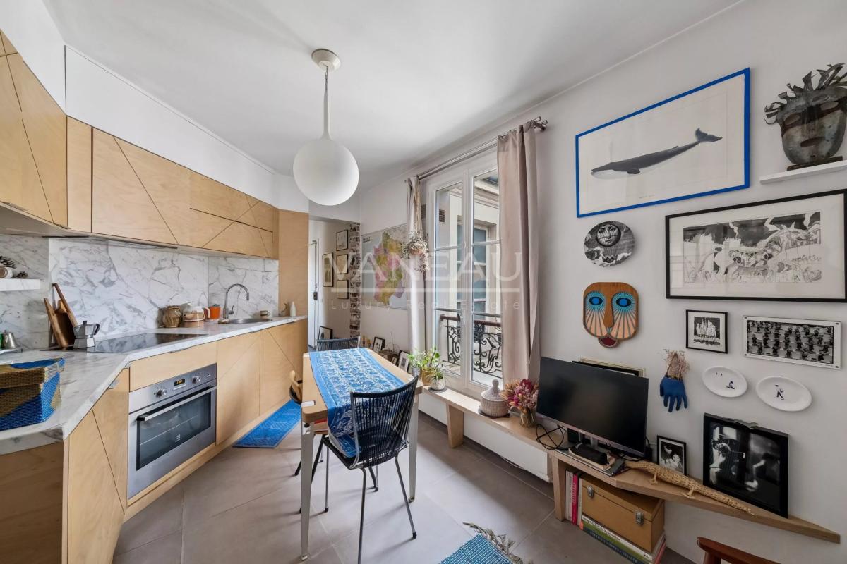 Charmant deux pièces refait à neuf – Etage élevé – Paris 10ᵉ