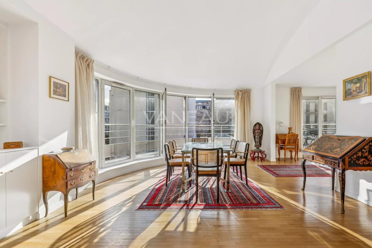 Paris XVIe - Ranelagh - Duplex en dernier étage - Terrasses et v