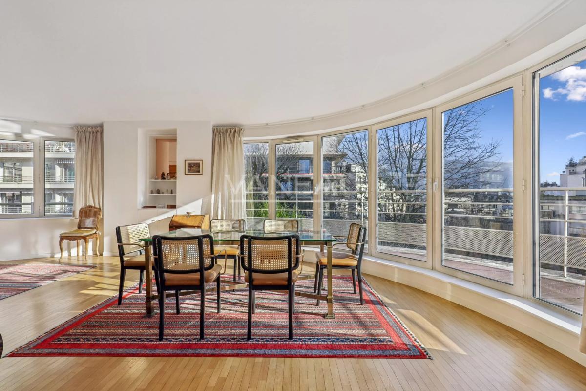 Paris XVIe - Ranelagh - Duplex en dernier étage - Terrasses et v