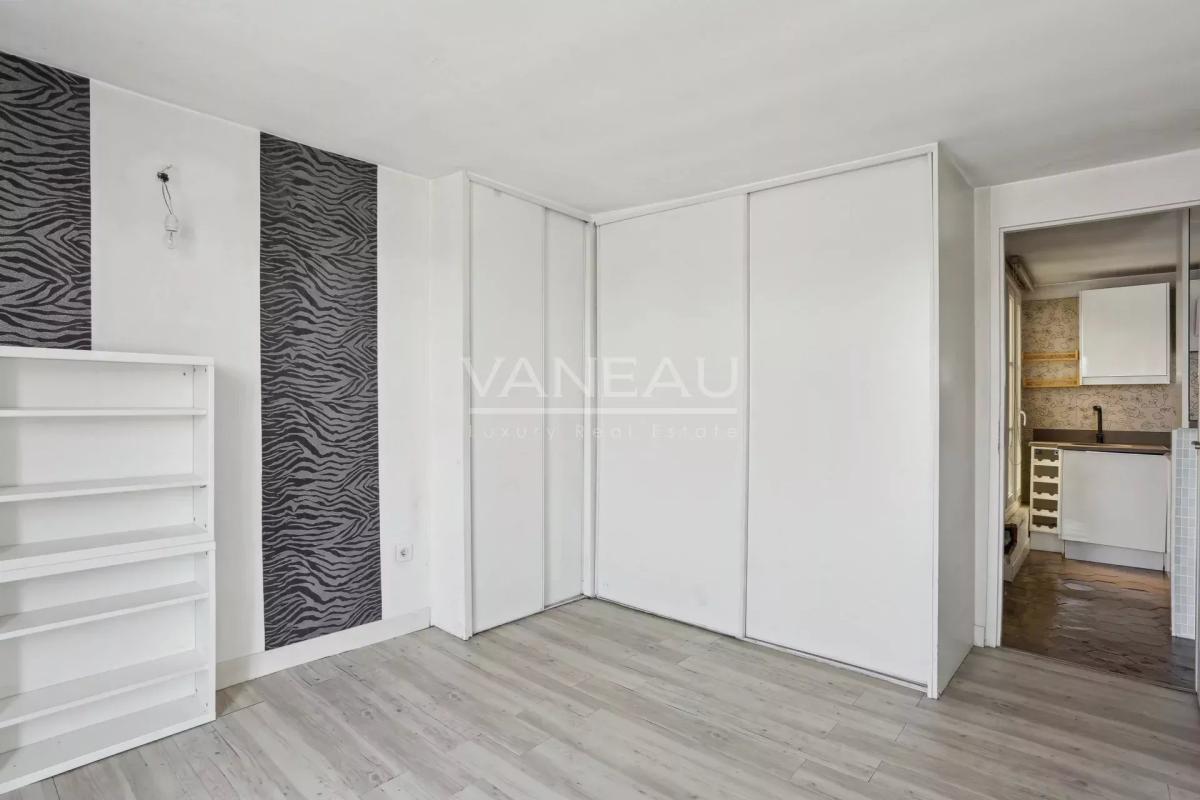 Exclusivité - Paris 6e - Monnaie - Deux pièces avec terrasse