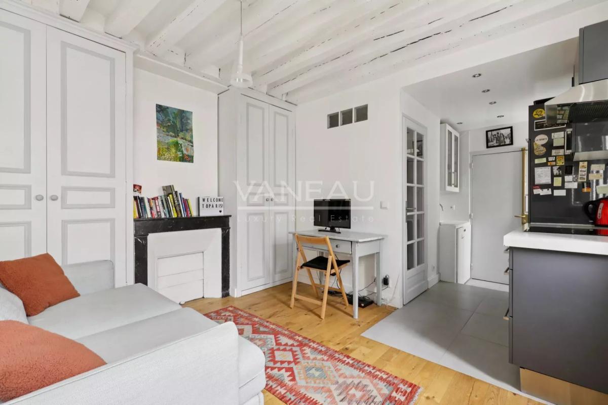 Paris 4e - Places des Vosges - Charmant studio ensoleillé et cal