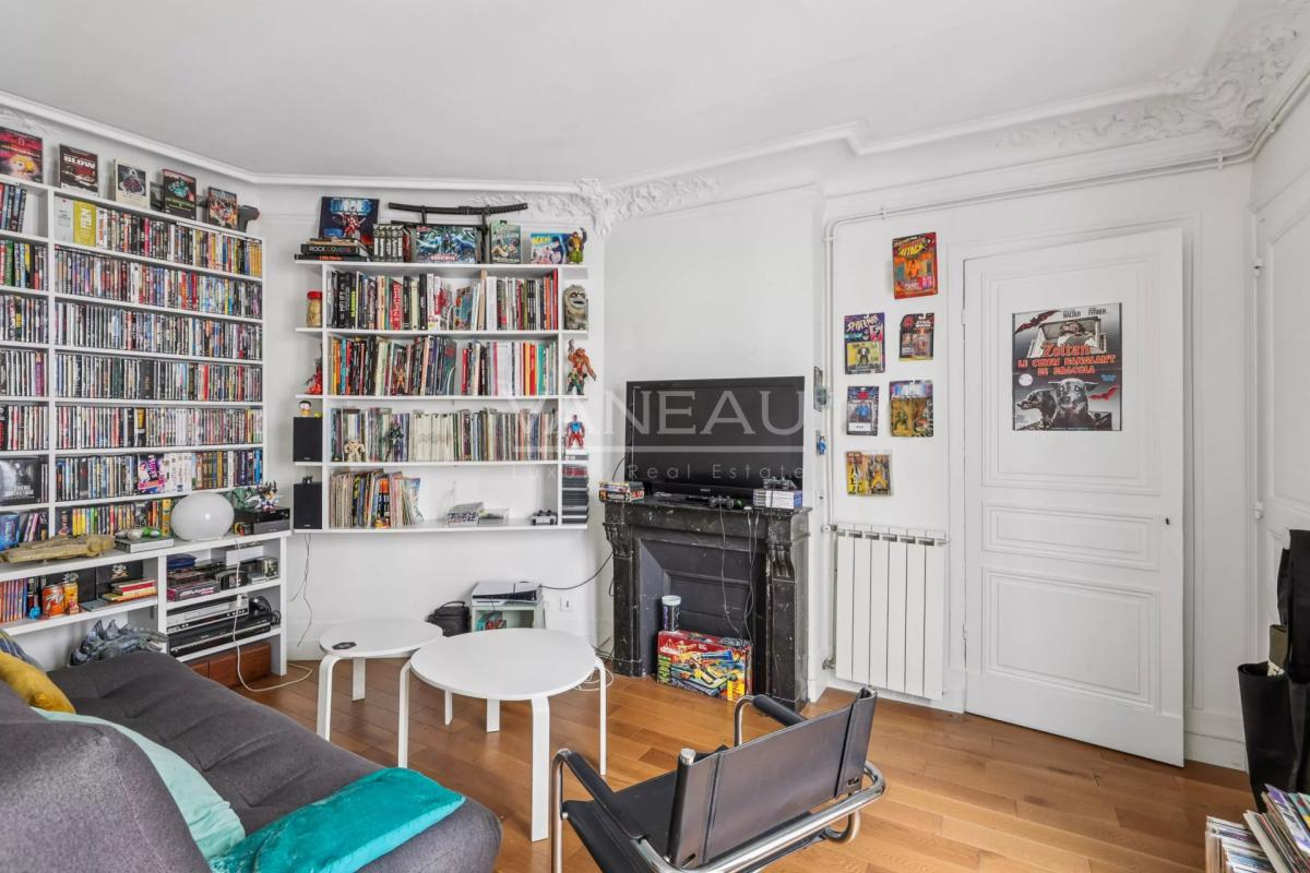 Paris Xe - Rue Beaurepaire - Beau 3 pièces classique en parfait 