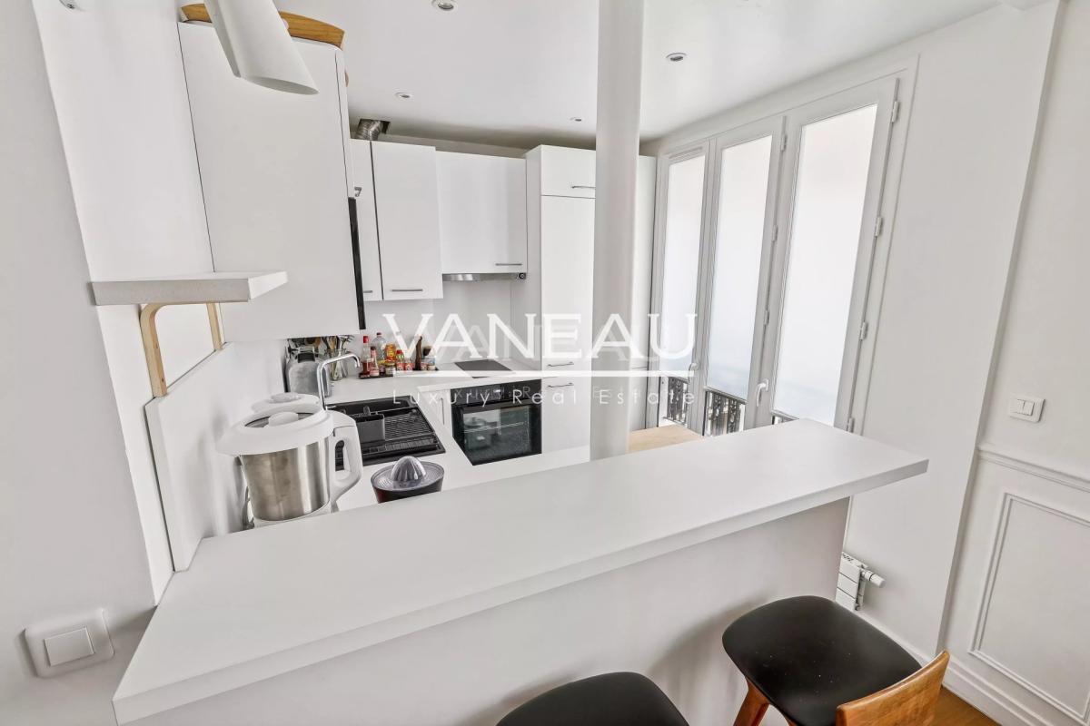 Paris Xe - Rue Beaurepaire - Beau 3 pièces classique en parfait 