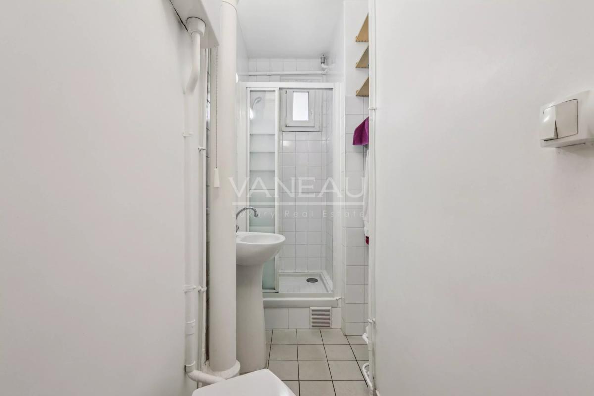 Paris XVe - Sèvres Lecourbe : Appartement trois pièces en étage 