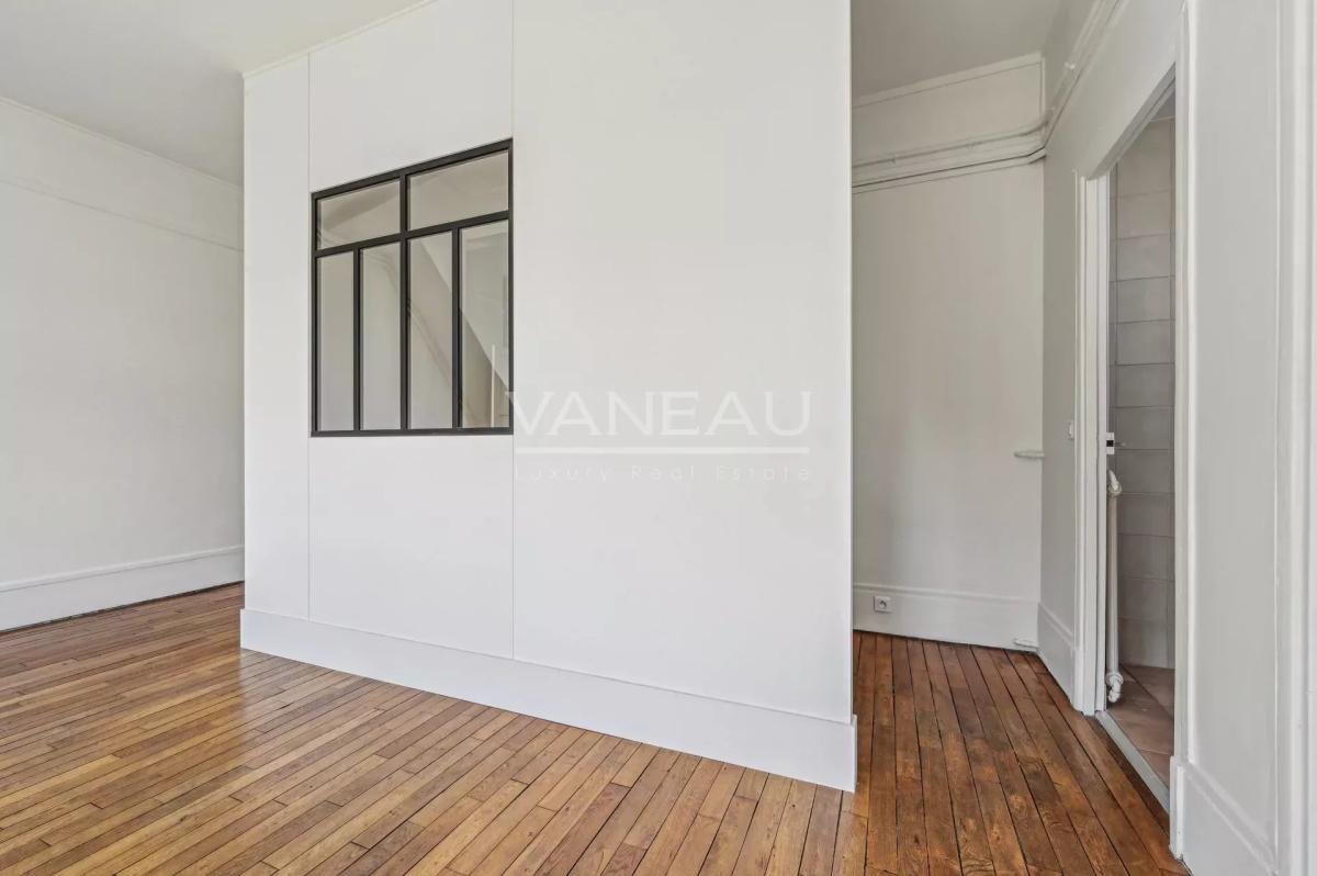 Paris XVe - Sèvres Lecourbe - Appartement lumineux en étage élev