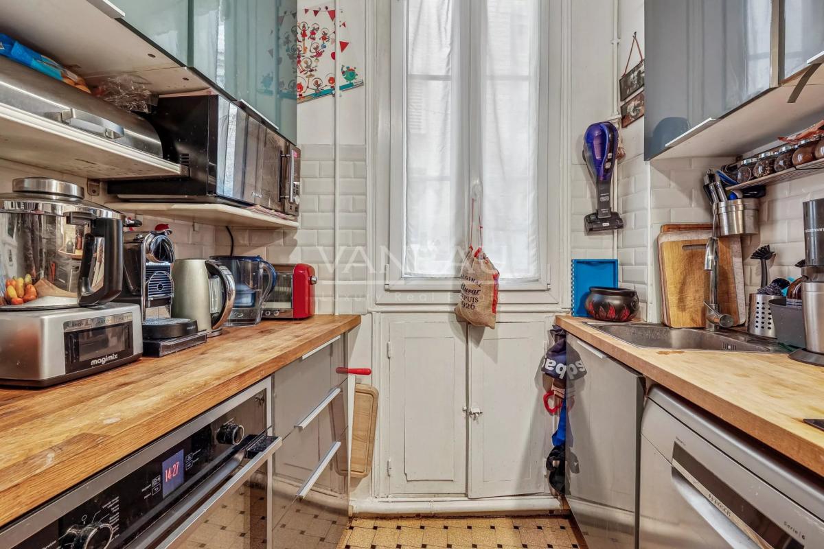 Paris XVe - Croix Nivert : Appartement quatre pièces, charme de 