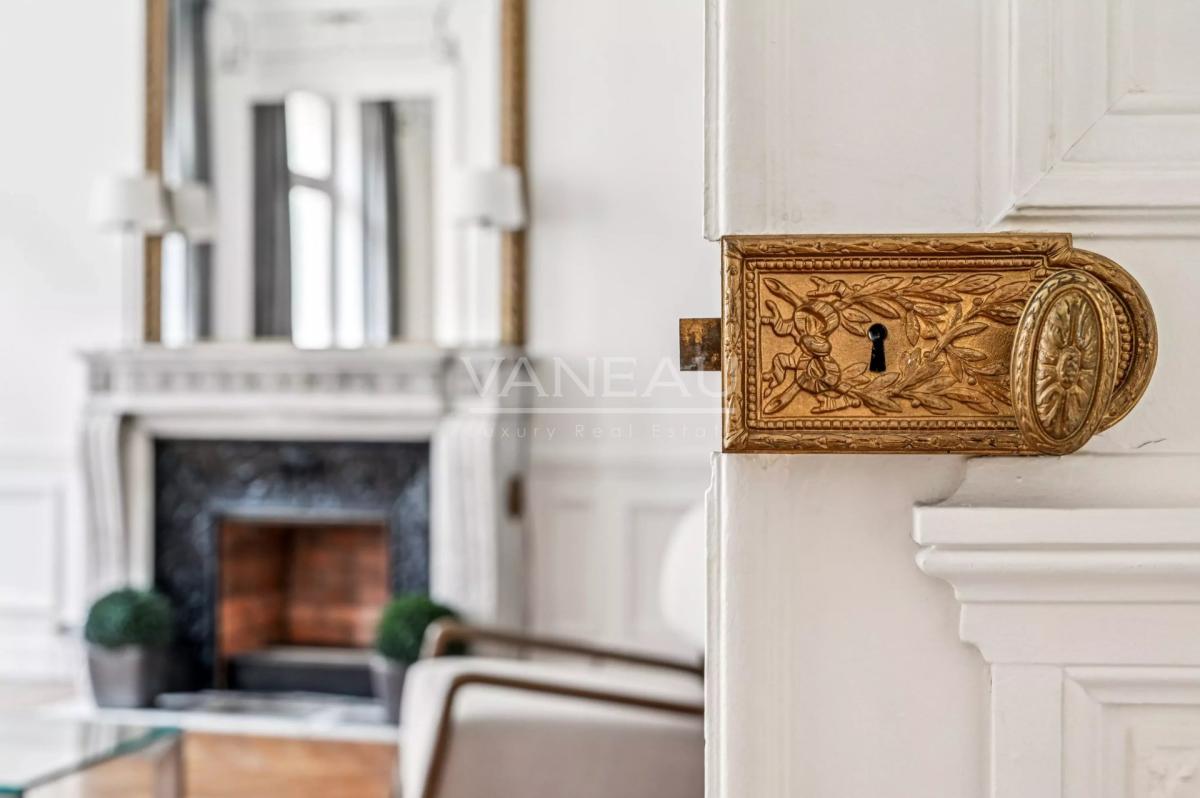 Paris  XVI  - Jasmin - Appartement familial et de réception - Qu