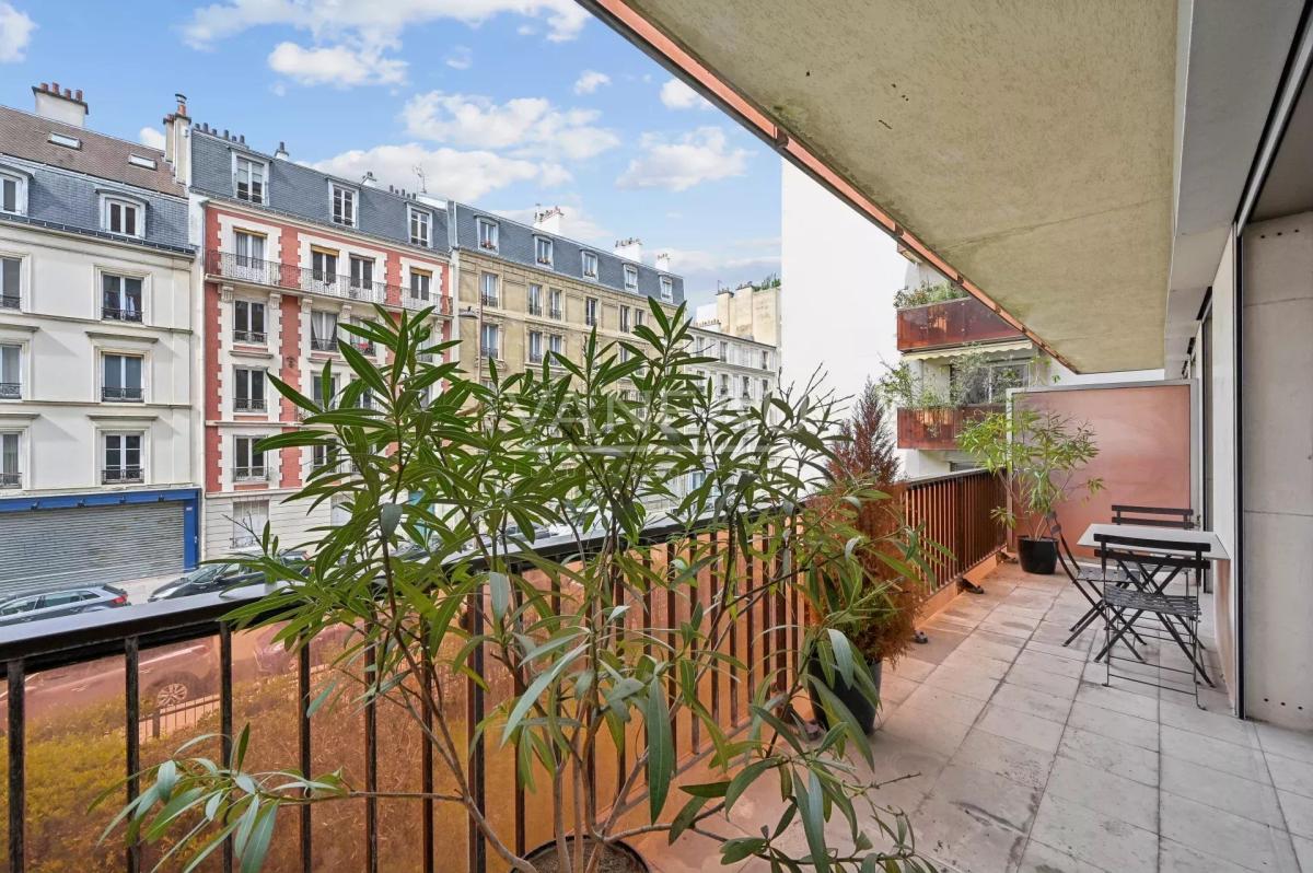 Paris VIIe - PLACE DE BRETEUIL - Appartement avec terrasse