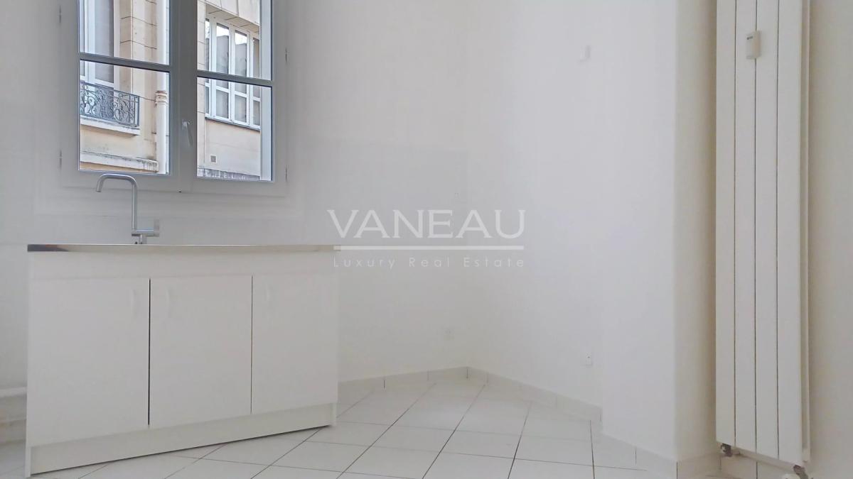 PARIS XVI - Appartement familial entièrement rénové - TROCADERO