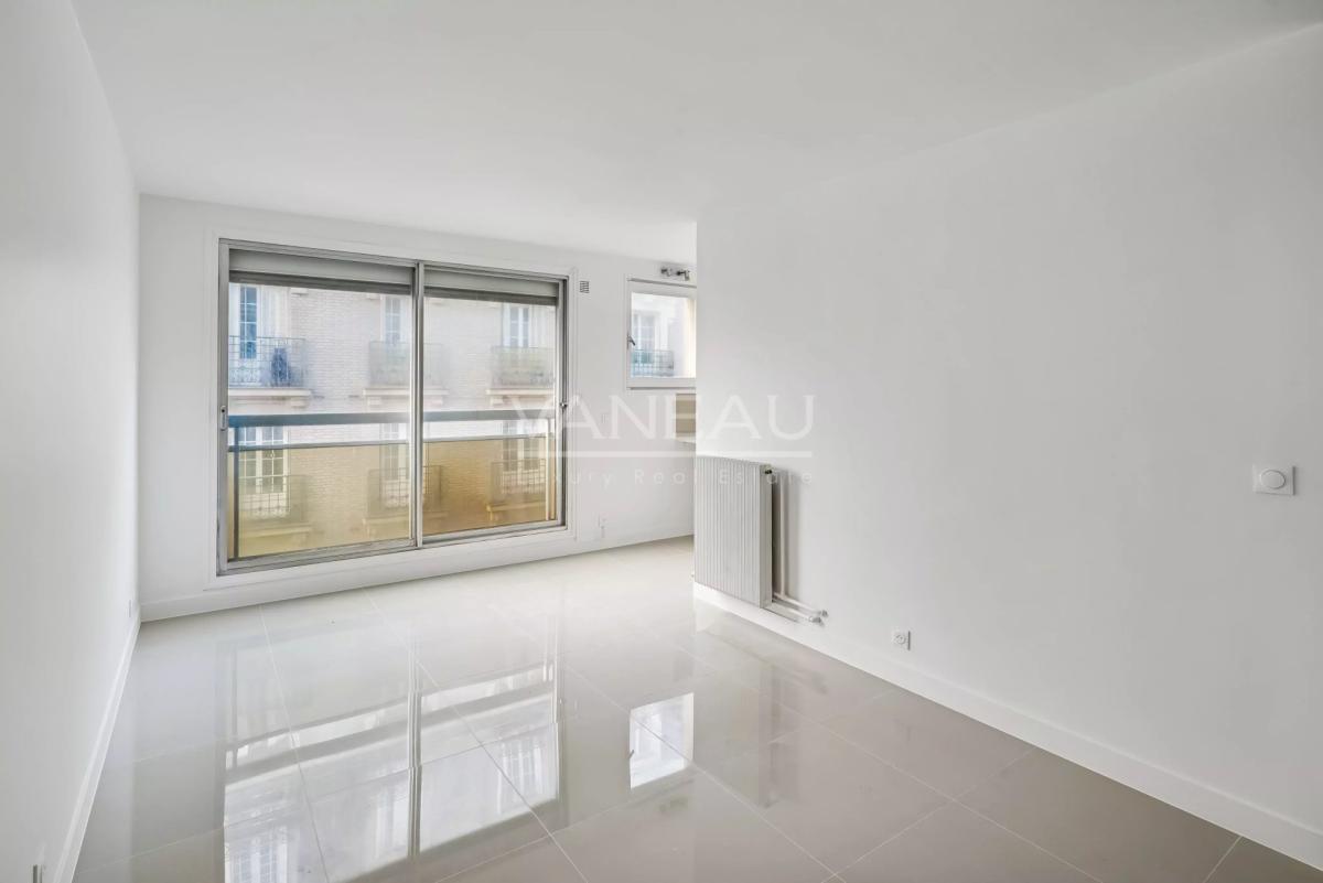 Paris XXème - Place Edith-Piaf - Studio idéal comme investisseme