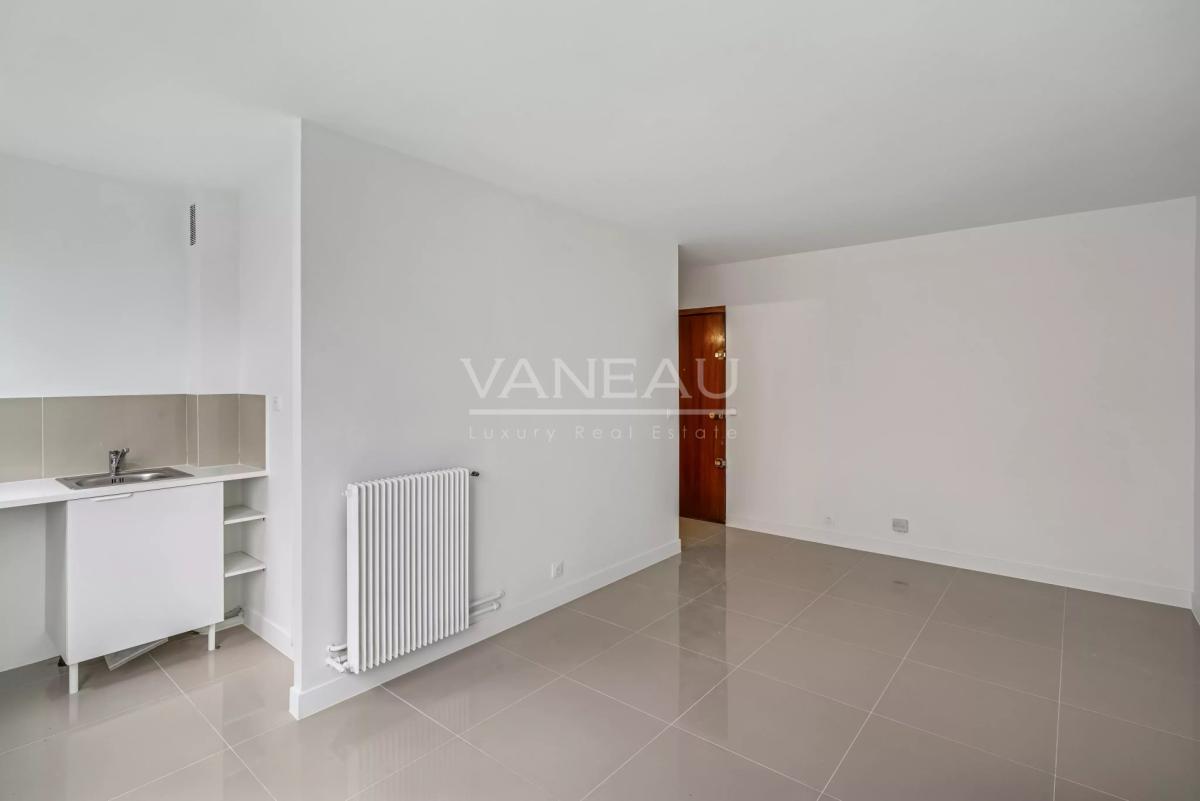 Paris XXème - Place Edith-Piaf - Studio idéal comme investisseme