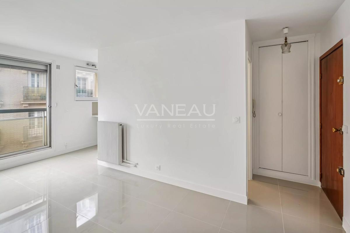 Paris XXème - Place Edith-Piaf - Studio idéal comme investisseme