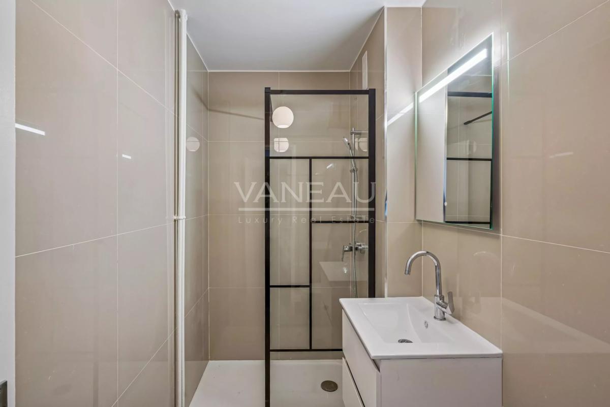 Paris XXème - Place Edith-Piaf - Studio idéal comme investisseme