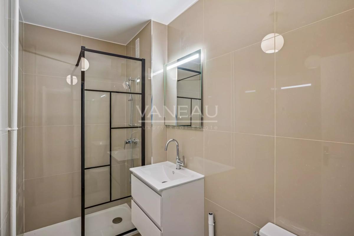 Paris XXème - Place Edith-Piaf - Studio idéal comme investisseme